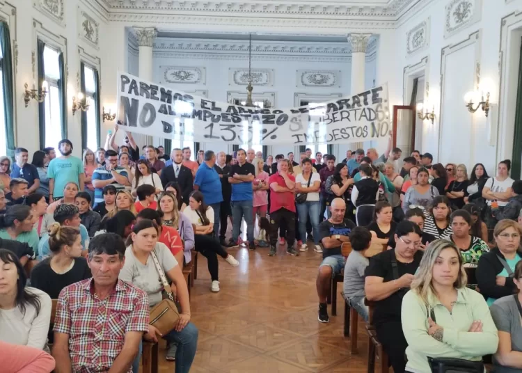 Con la negativa del bloque de Juntos y reclamos por la suba de tasas, aprobaron el Presupuesto 2024