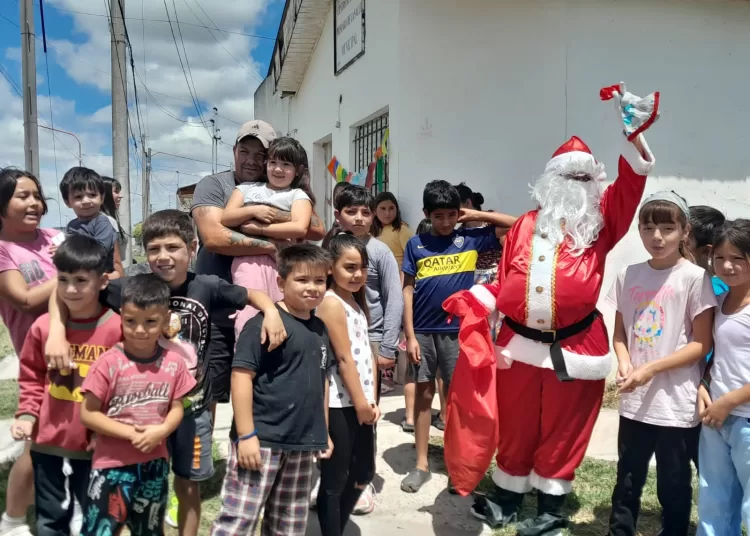 La ilusión de la navidad invadió Tres Arroyos con la visita de Papá Noel