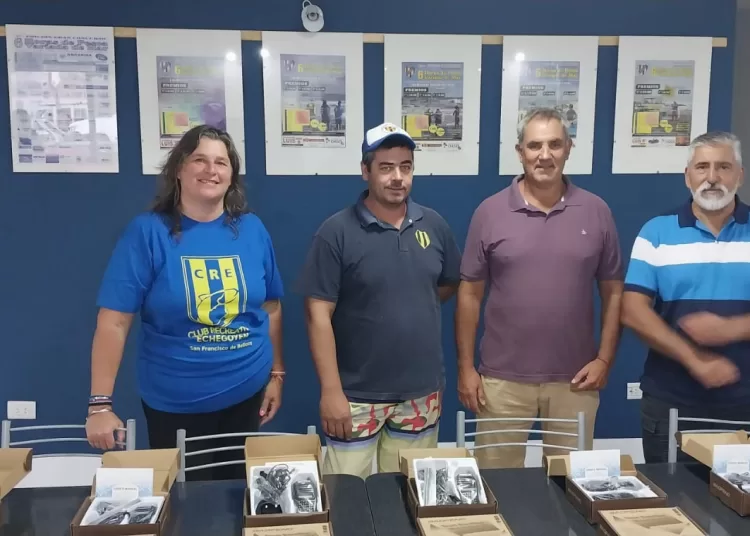 Autoridades del club Echegoyen entregaron materiales para los Guardavidas