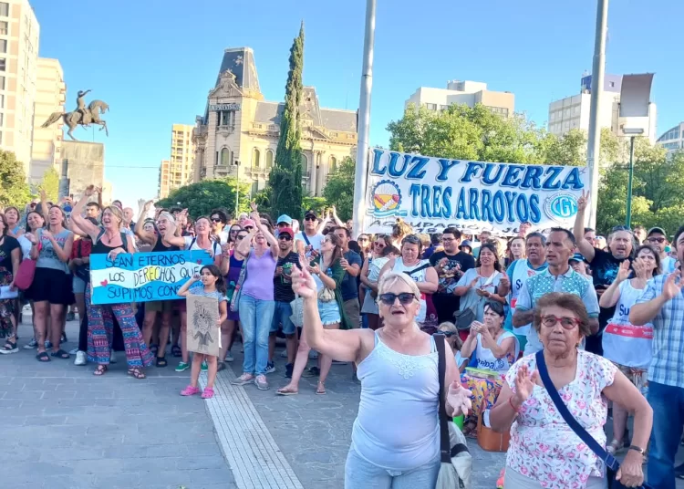 Con fuertes críticas al gobierno nacional, el paro se hizo sentir en la ciudad