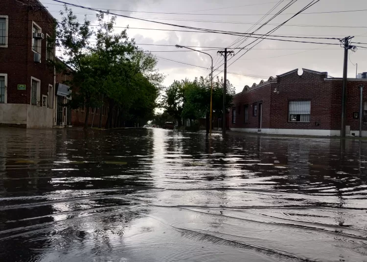Todas en contra: al calor inhumano se le sumaron lluvias, granizo y cortes de luz
