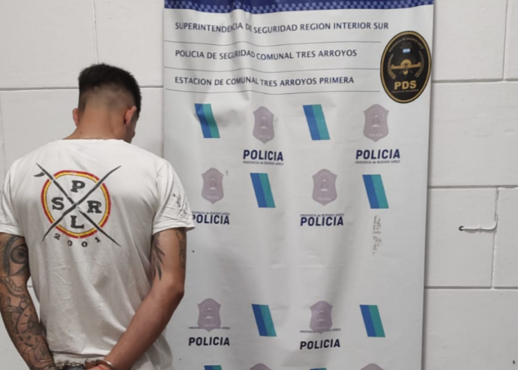 Dos aprehendidos y una moto recuperada tras procedimientos policiales