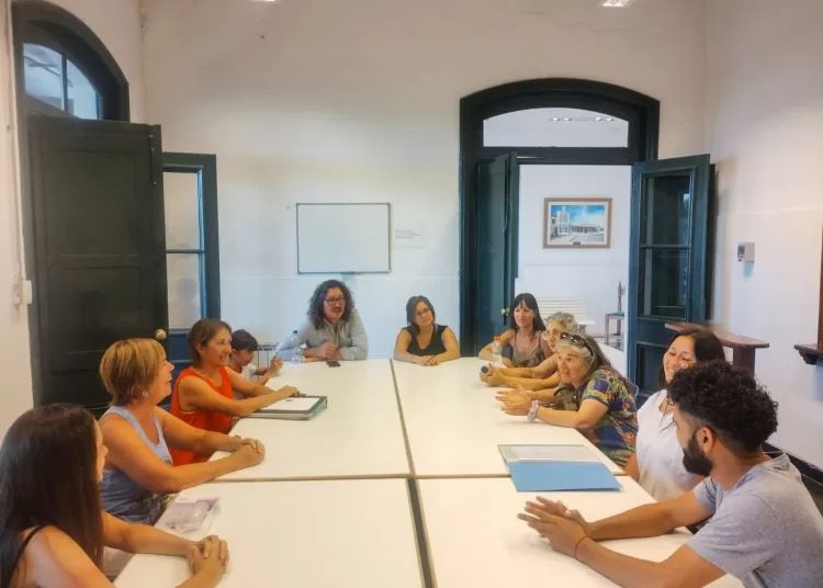Cultura se reunió con integrantes de Encuentro Indígena