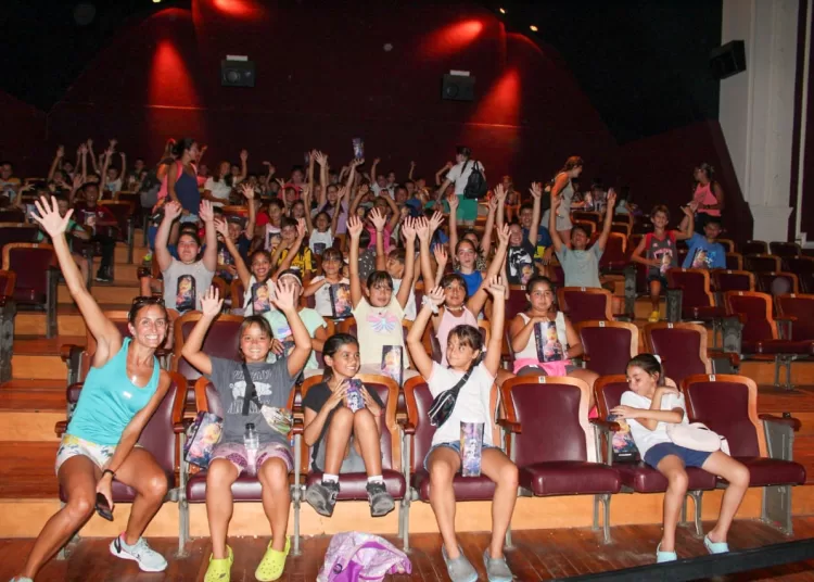 Cerraron el programa Escuelas Abiertas en el Cine Tortoni