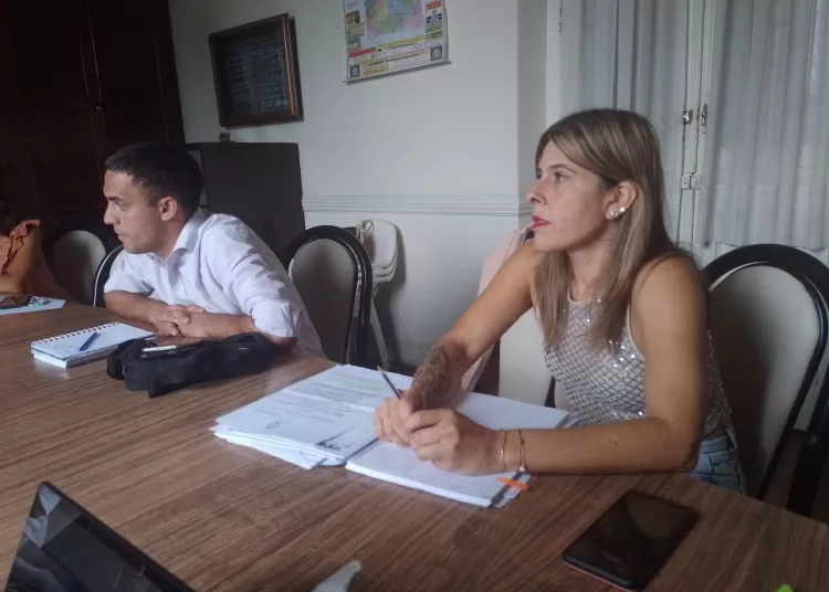 Evalúan presentación de becas terciarias municipales