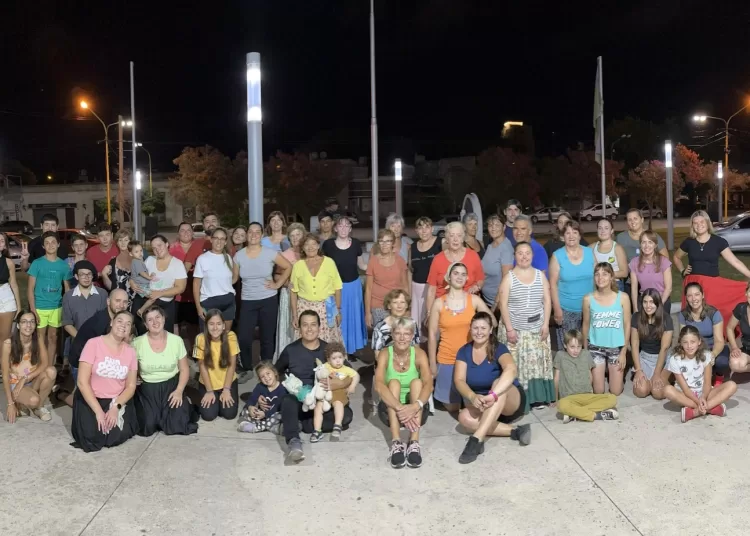 Colocaron contenedores de basura en calles con obras de asfalto