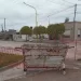 Colocaron contenedores de basura en calles con obras de asfalto