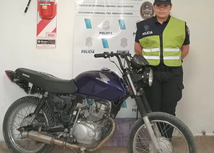 Entró a una casa abandonada con marihuana, un vecino lo vió y lo demoraron