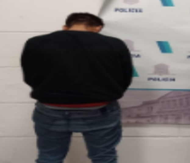 Mantuvo cautiva a su pareja, la hirió y lo aprehendieron
