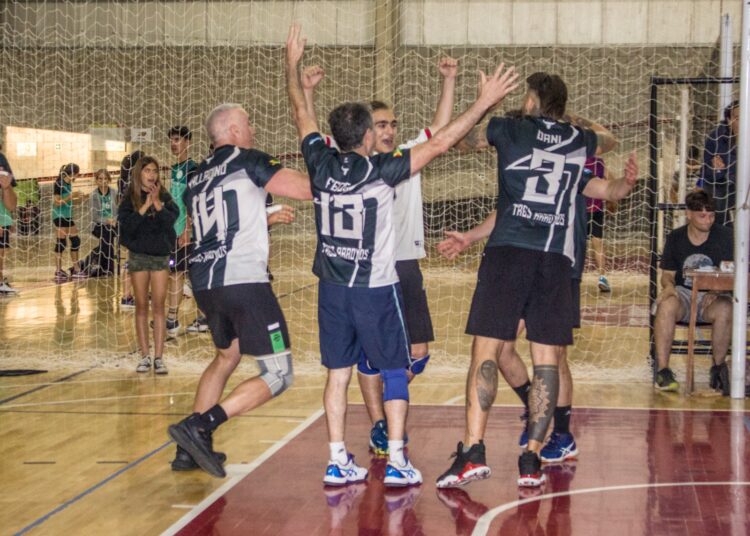 Doble jornada de vóley en el Polideportivo