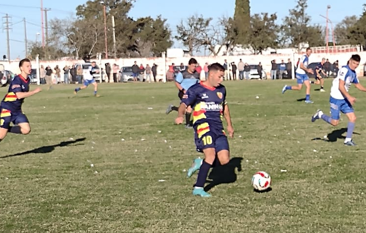 Colegiales y Recreativo Claromecó empataron en el anticipo de Primera división