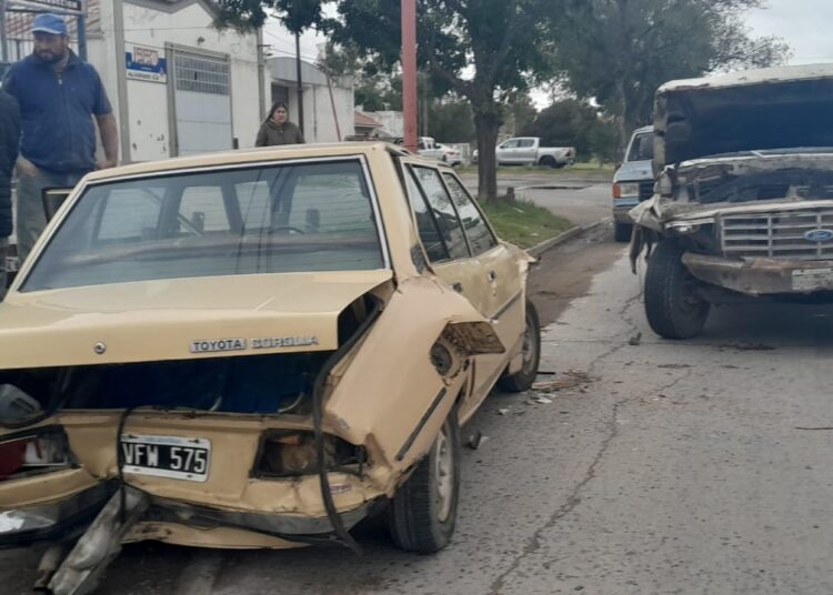 Triple choque y herido leve en Caseros y La Plata
