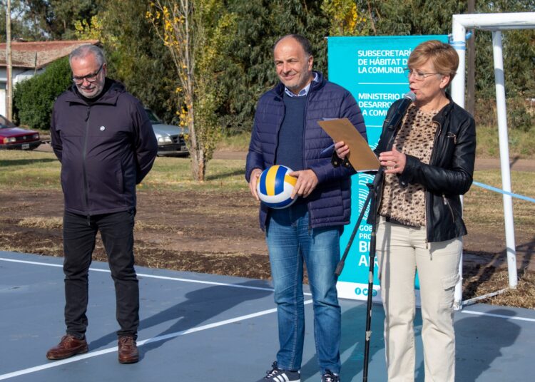 Orense: inauguraron playón deportivo