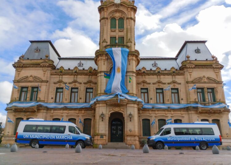 Tres Arroyos marca un hito histórico con la presentación del transporte municipal