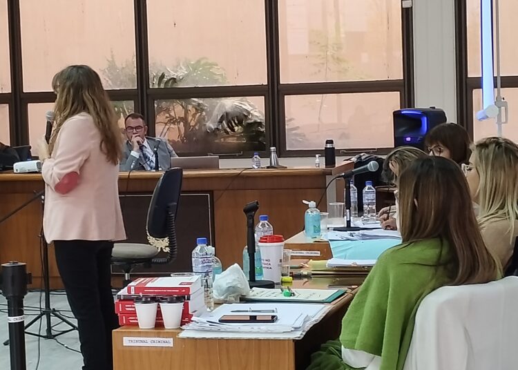 Comenzó el juicio a un acusado de intentar quemar a su familia en 2022