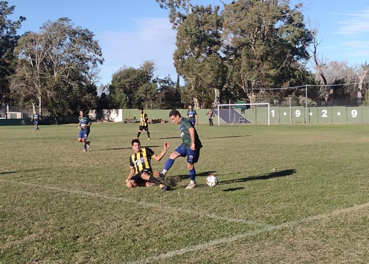 Copetonas frenó la marcha del invicto Unión