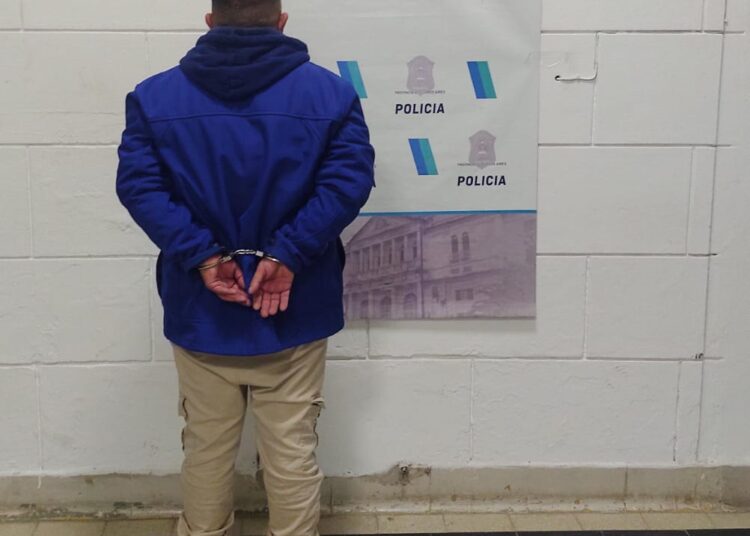 Detuvieron a un hombre por tenencia de arma de guerra