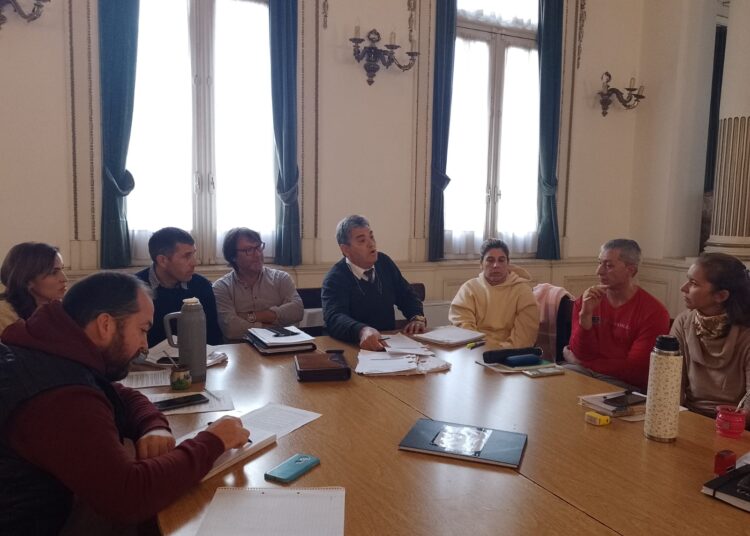 Analizan un posible plan de estudios sobre la red de agua potable