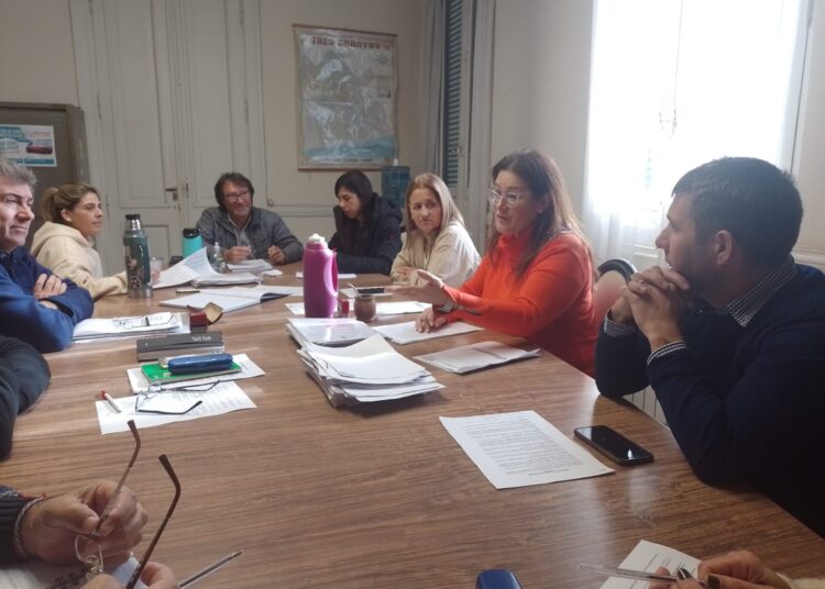 Analizan un posible plan de estudios sobre la red de agua potable