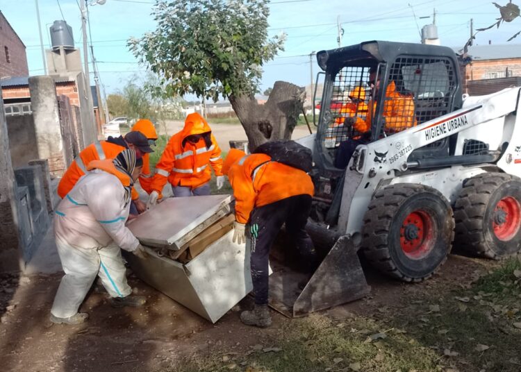Limpieza en Olimpo: Preparativos para el evento «La Muni en tu barrio»
