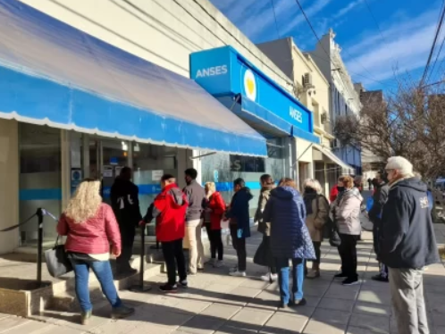 Jubilaciones y pensiones tendrán una suba del 11% en mayo