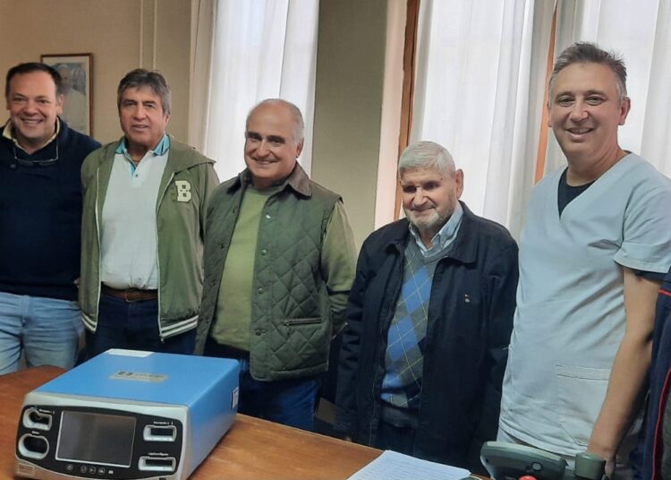 Se recibió el nuevo electrobisturí, adquirido por la Comisión Amigos, para el sector de Cirugía del Centro de Salud