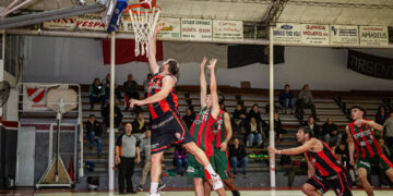 El Globo ganó en Orense y quedó solo en la cima
