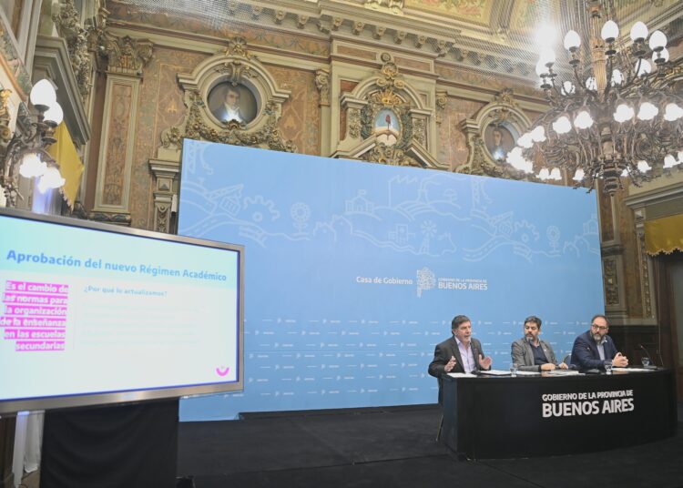 Cambios en materias del secundario: «pensamos que puede haber exigencia sin repitencia», manifestó Sileoni