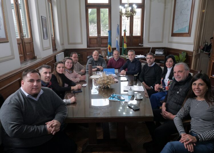 Larroque, en la ciudad: «es una hazaña garantizar recursos después de estos seis meses», exhortó tras lamentar el crecimiento de la pobreza