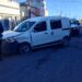 Un utilitario chocó a un auto estacionado frente a la Técnica