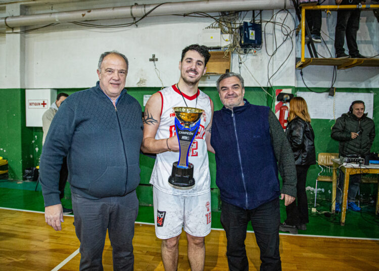 La Copa Héctor Rivada es de Huracán