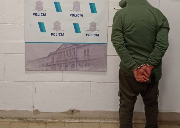 Lo detuvieron en el centro por robar una moto, quiso escapar pero perdió una zapatilla