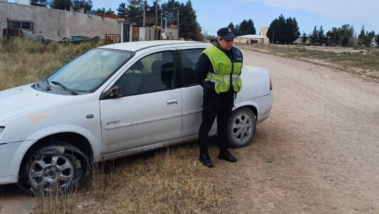 Hallaron auto robado en Liniers 1900