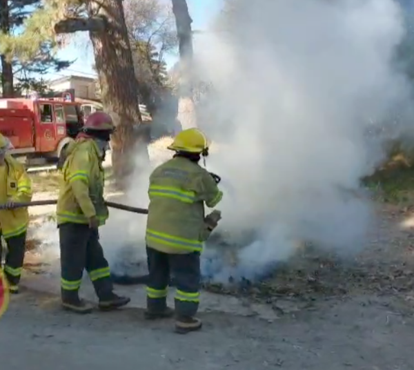Dunamar: sofocaron incendio de hojas en un terreno