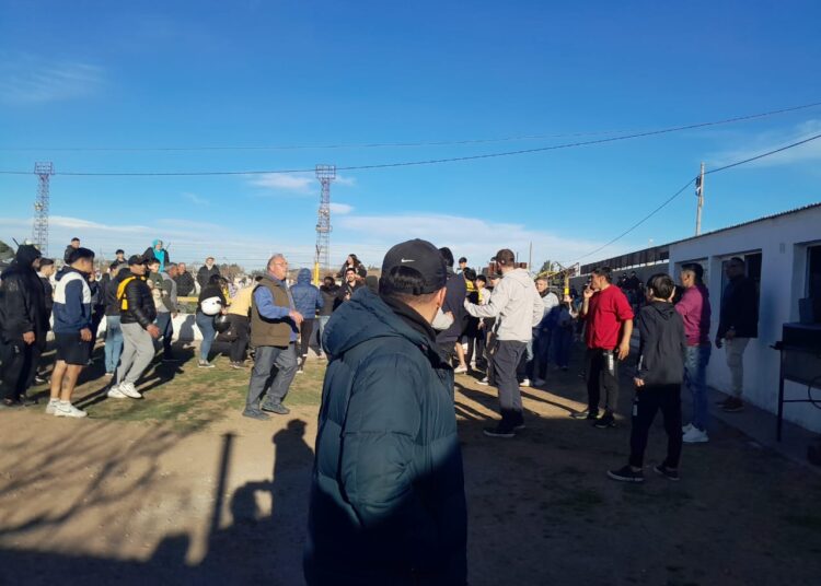 Disturbios obligaron a suspender otra vez un partido de fútbol