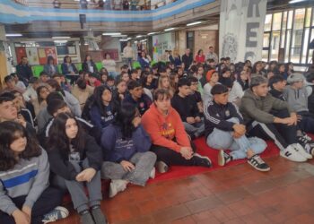 Lanzaron un programa de robótica para alumnos de secundarias