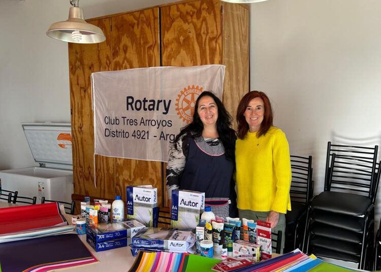 El Rotary Club Tres Arroyos dona materiales a escuelas del partido por un valor de $320.240