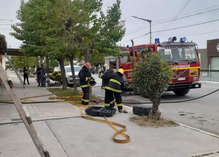 Claromecó: incendio afectó a locales en 26 y 11