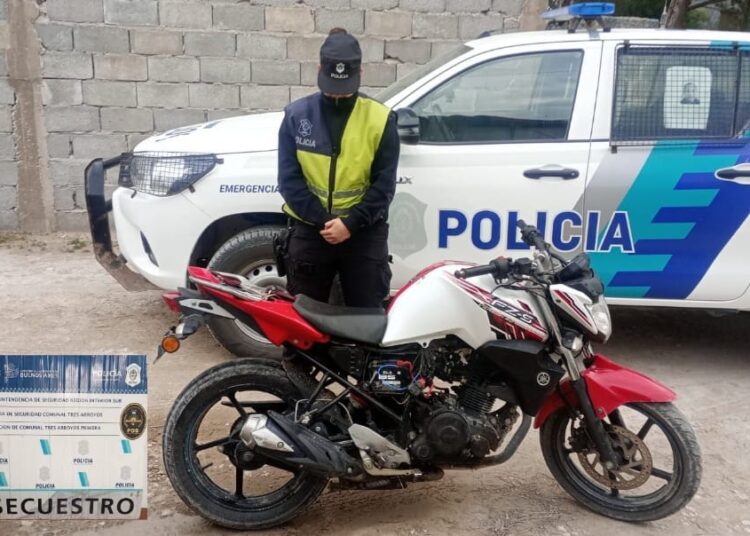 Abandonaron en el ingreso a Reta una moto robada en Necochea