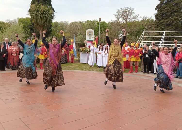 Celebraron la Virgen del Pilar en el Jesús Adolescente y Plaza España