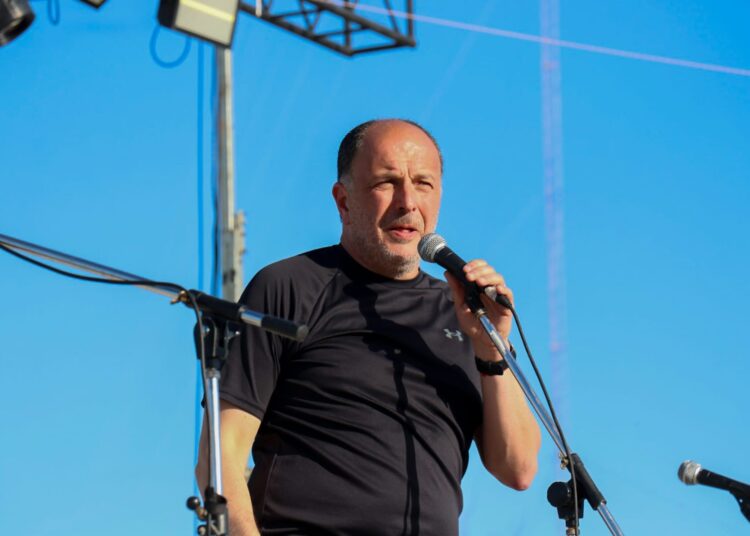 «Para gobernar hay que ganar las elecciones», desafió Garate a la oposición tras críticas por falta de datos oficiales