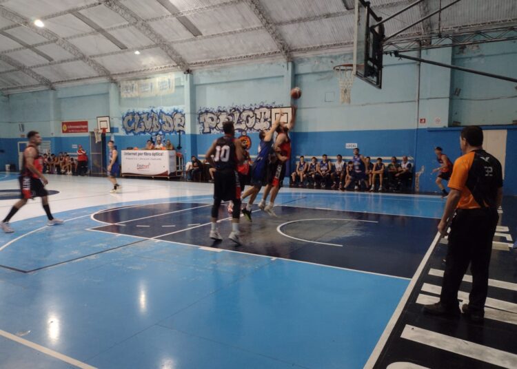 Club de Pelota venció y estiró la serie con Alumni