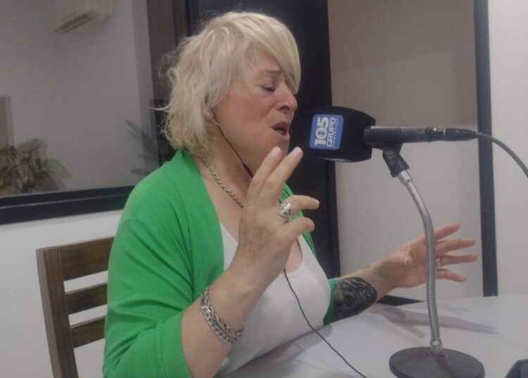 Rebeka Ferreti se lanza como solista