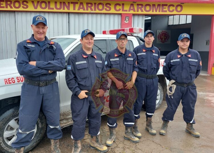 Bomberos voluntarios de la Región Sur unen fuerzas en Villa Gesell para operativo de remoción y rescate
