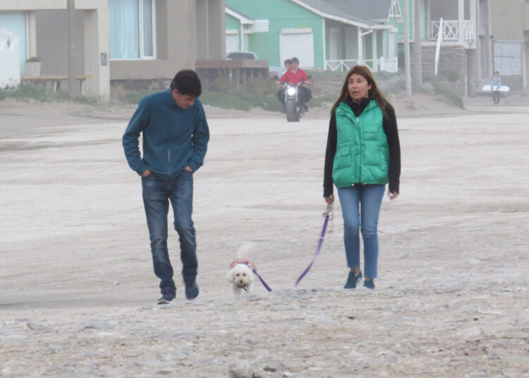 Finde largo y lluvioso: anticipan precipitaciones, baja temperatura y nubosidad hasta el lunes