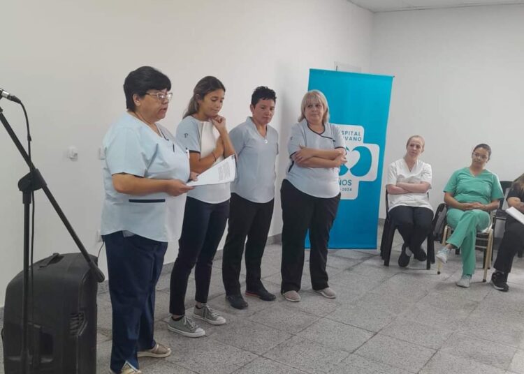 Enfermería trasciende a las instituciones: forman y educan para el cuidado en los hogares y en la comunidad