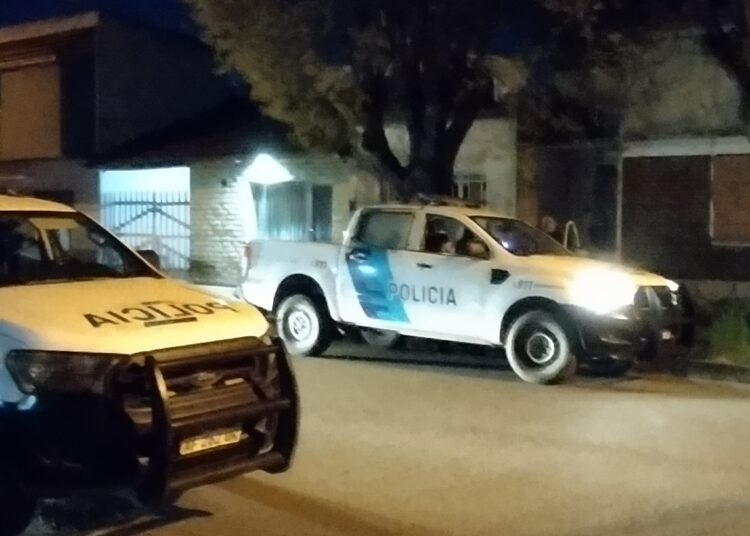 Hackearon el WhatsApp de una remissera y pidieron dinero a clientes