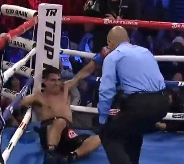 Lemos cayó en el segundo round por knockout