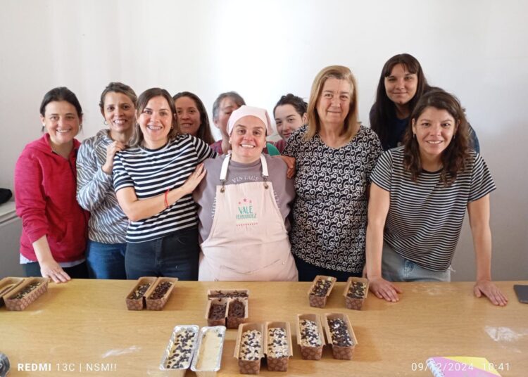 Aprender en comunidad: exitoso taller de repostería en la Dirección de mujeres, género y diversidad