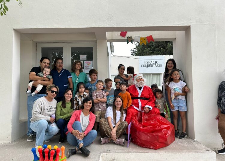 Papá Noel recorrió los CAPS de la ciudad y las localidades